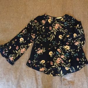 Loveriche floral blouse, with ruffle sleeve